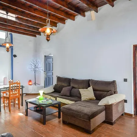Tatil Evi Famara Soo